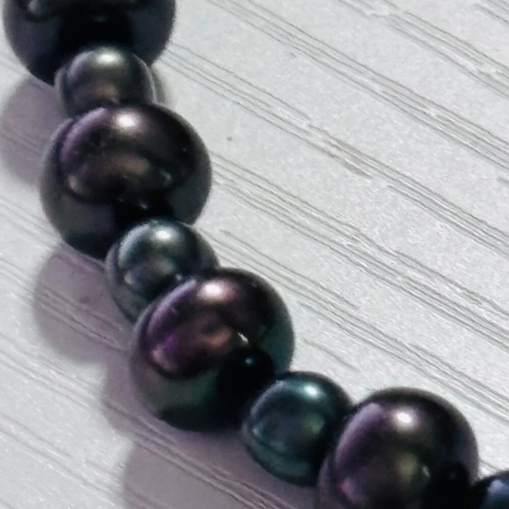 Black Peacock Pearl Beaded Necklace 18” Iridescent Classic - Picture 12 of 14